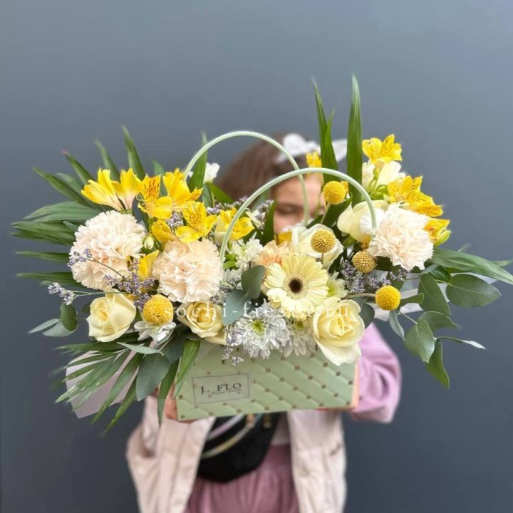 Сумочка с розами "Эпиа" в Иркутске