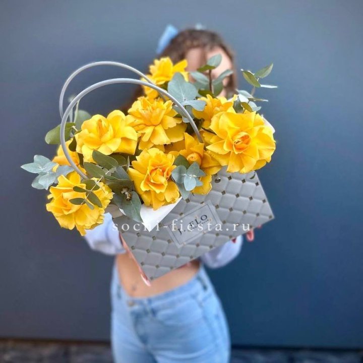 Сумочка с розами "Эдель" в Иркутске