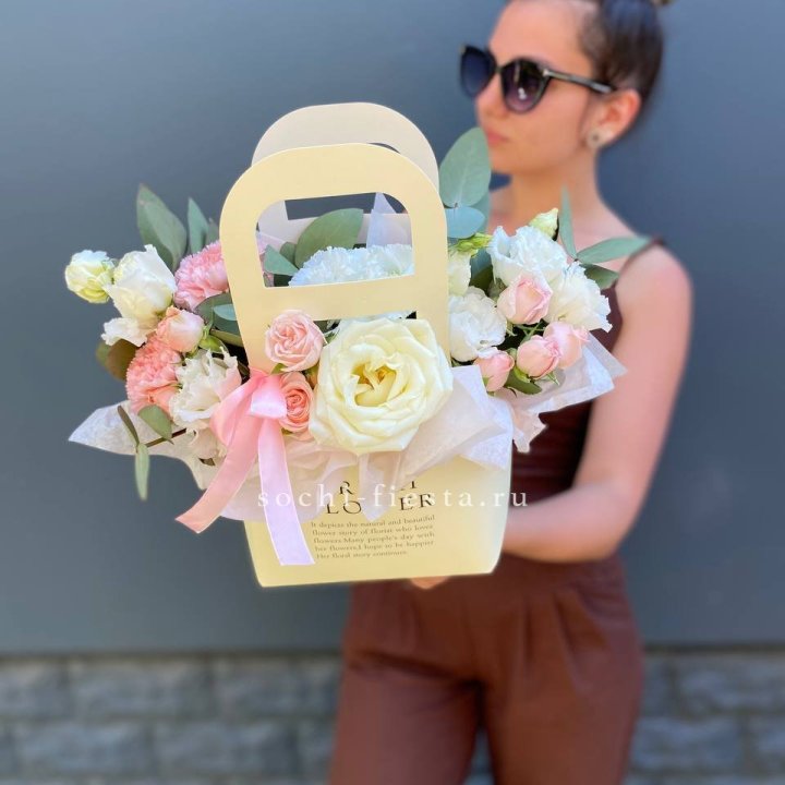 Цветочная сумочка "Рафаэль" в Иркутске