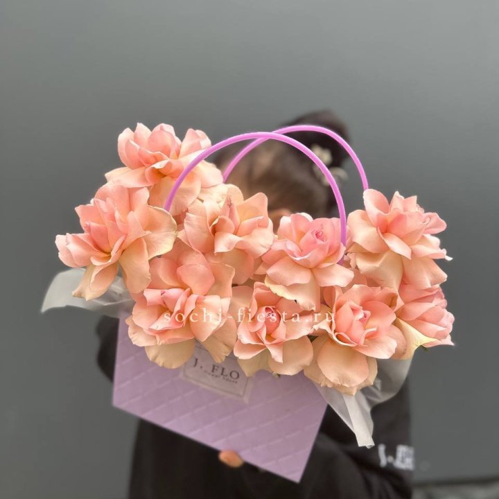 Сумочка с розами "Кети" в Иркутске