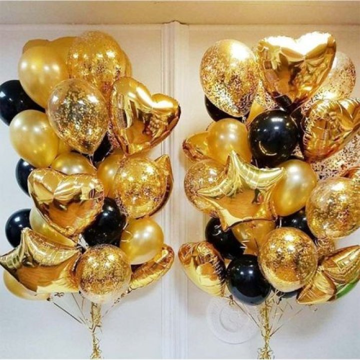 Фонтан шаров "Чёрное золото" в Иркутске