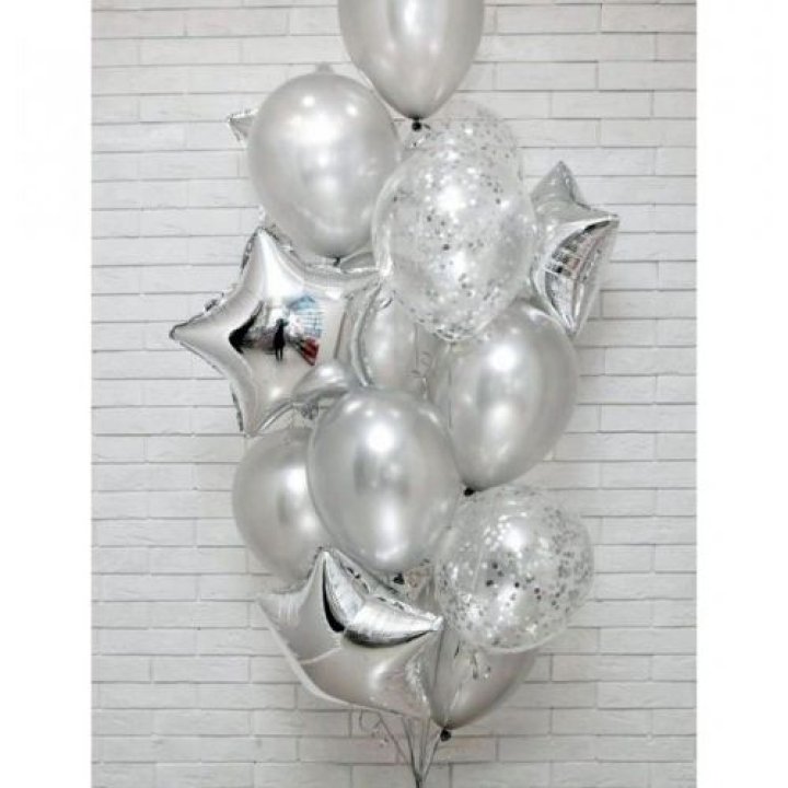 Фонтан шаров "Сильвер мун" в Иркутске