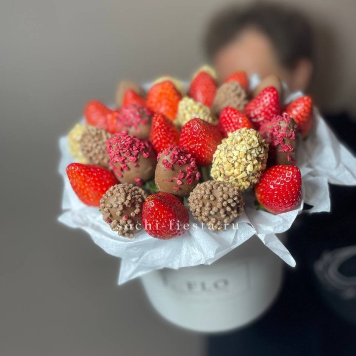 Клубника в боксе 30 ягод в Иркутске