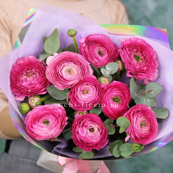 Ранункулюсы с эвкалиптом №2 в Иркутске