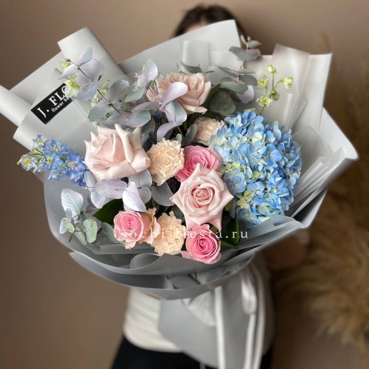Букет с гортензией № 4 в Иркутске