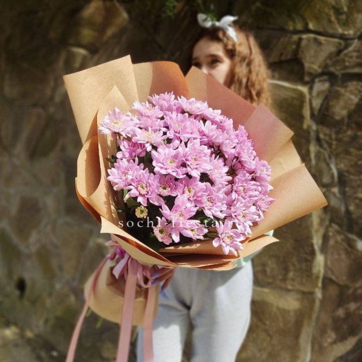 Букет хризантем в крафте в Иркутске