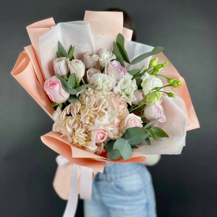 Букет с гортензией "Клодс" в Иркутске