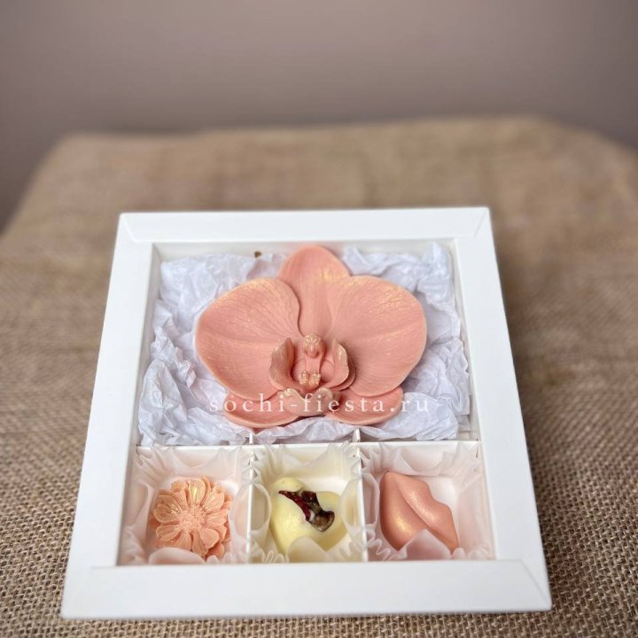 Конфеты из шоколада с Орхидеей в Иркутске