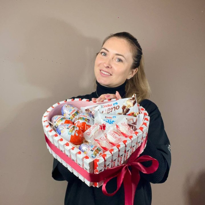 Подарочный набор сердце с Киндерами в Иркутске