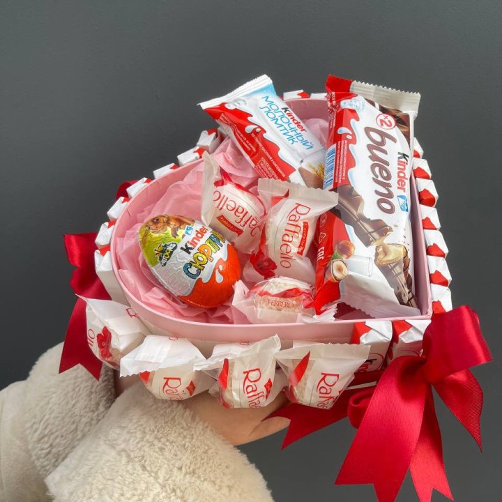 Бокс киндерами и раффаэлло в Иркутске