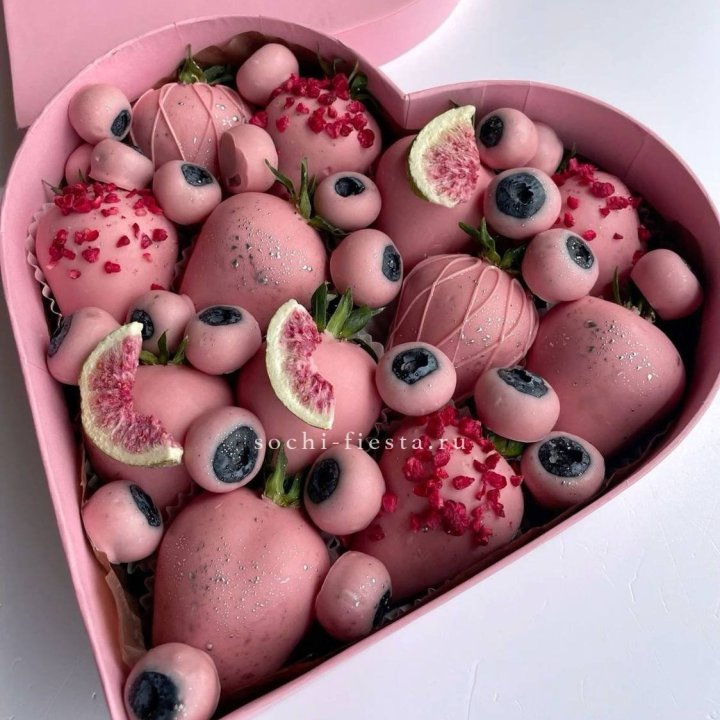 Клубника в шоколаде Сердце в Иркутске