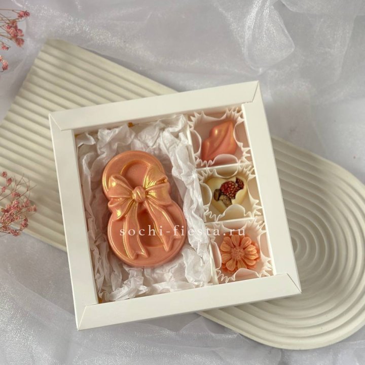 Конфеты из шоколада 8 Марта в Иркутске