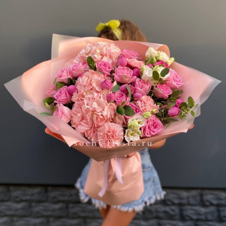 Авторский букет "Восторг" в Иркутске