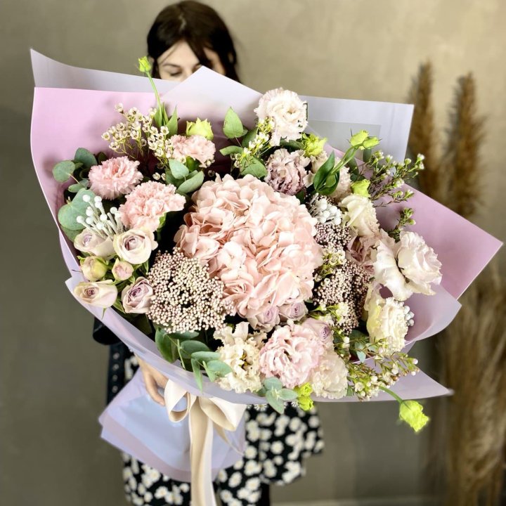 Дизайнерский букет "Трели кримс" в Иркутске