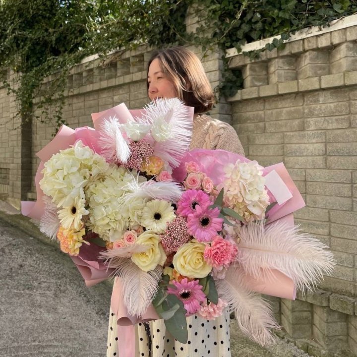 Дизайнерский букет "Валенсия" в Иркутске