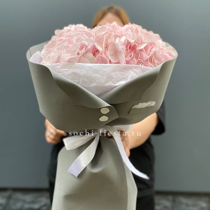  Букет  пиджачок из 5 гортензий в Иркутске