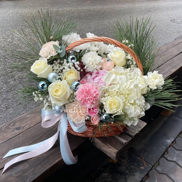 Новогодняя корзина  в Иркутске