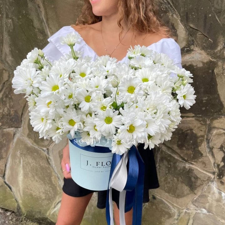 Коробка с хризантемами №2 в Иркутске