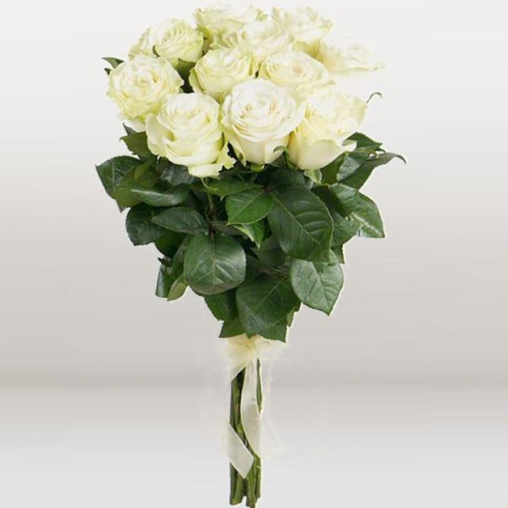 11 белых голландских роз в Иркутске