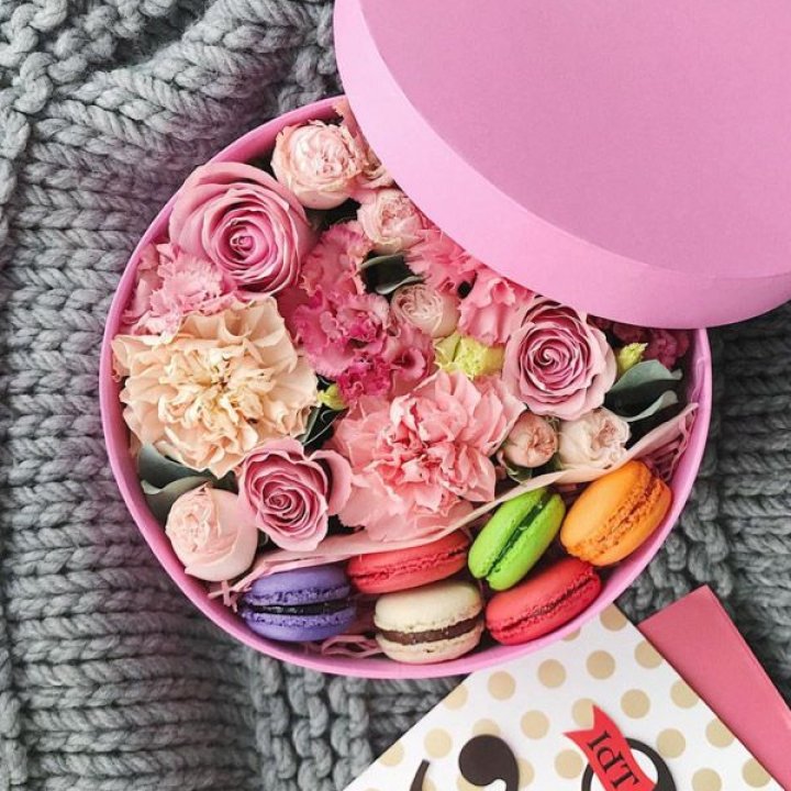 Цветочный бокс пинк в Иркутске