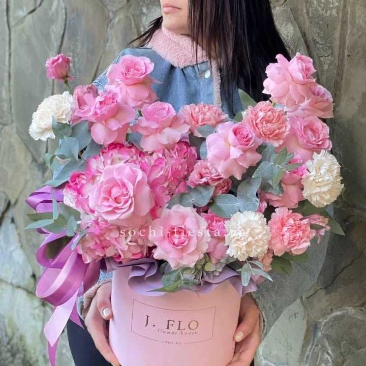 Цветочный бокс "Эсмиральда" в Иркутске