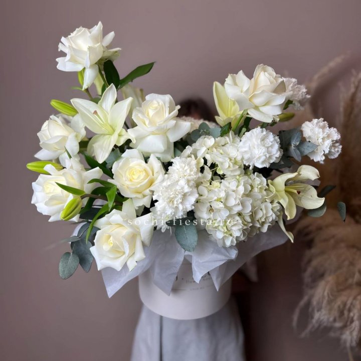 Цветочный бокс "Вайт дримс" в Иркутске