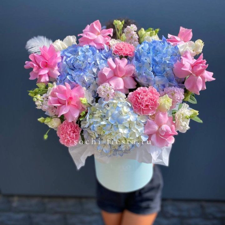 Коробка с цветами "Лемия" в Иркутске