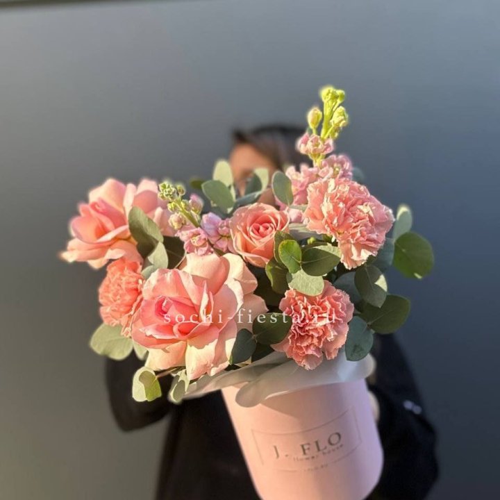 Цветы в боксе "Сизара" в Иркутске