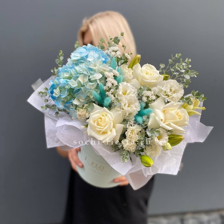 Цилиндр в голубых оттенках №1 в Иркутске