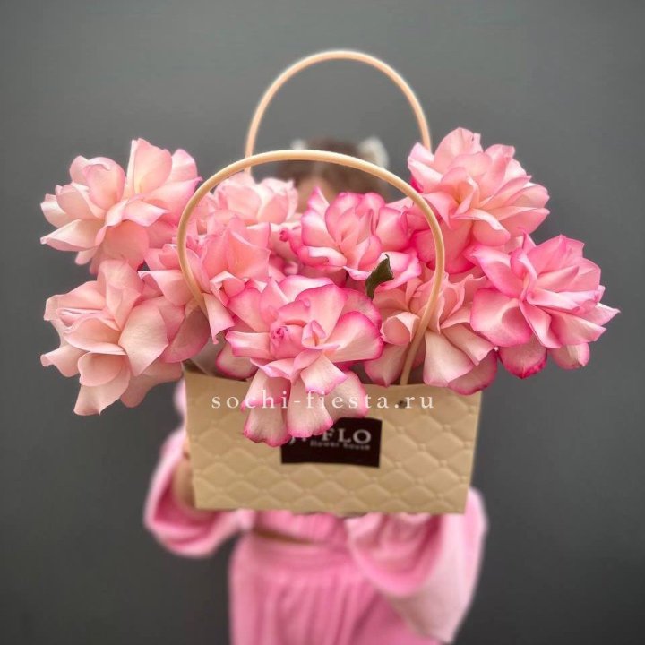 Сумочка розовых роз Венди в Иркутске