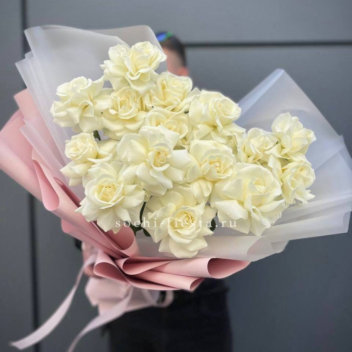 Букет из 15 французских роз Вайт дрим в Иркутске