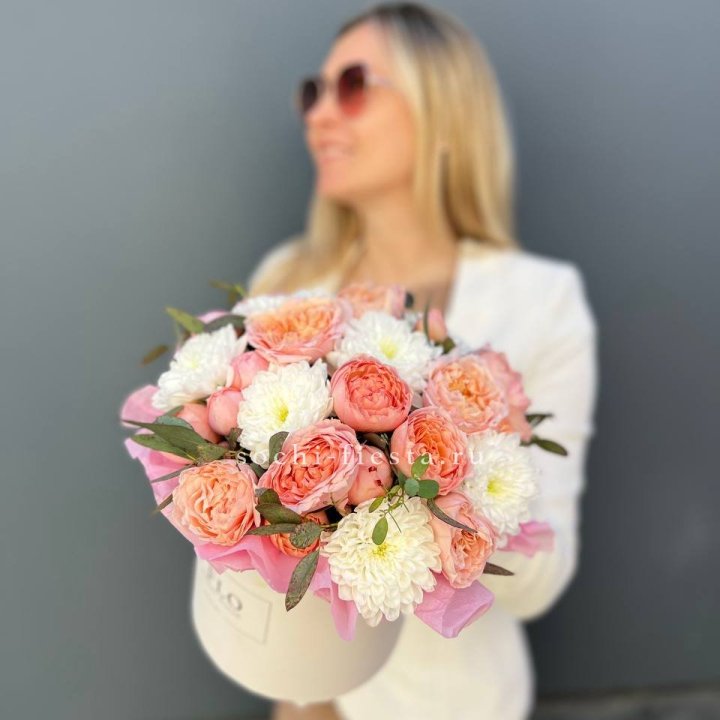 Нежная коробка с цветами в Иркутске