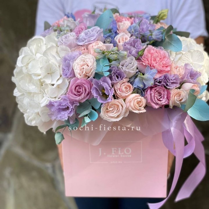 Цветочный бокс макси каб в Иркутске