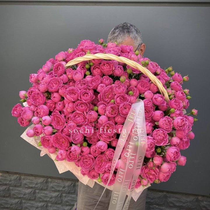 Корзина роз Мисти Баблс 151 в Иркутске