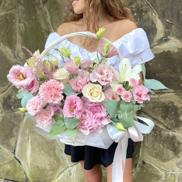 Авторская корзина "Миа" в Иркутске