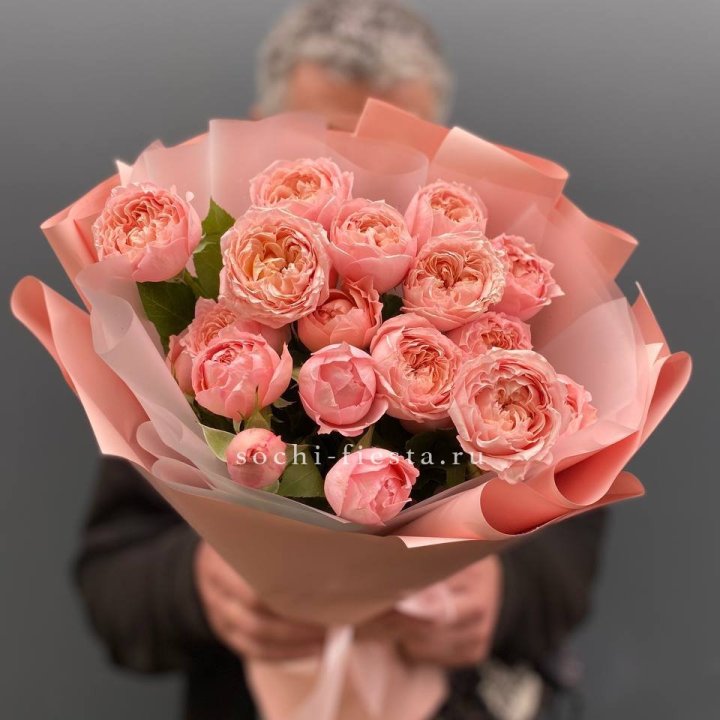 Букет комплимент из кустовых роз Джульетта в Иркутске