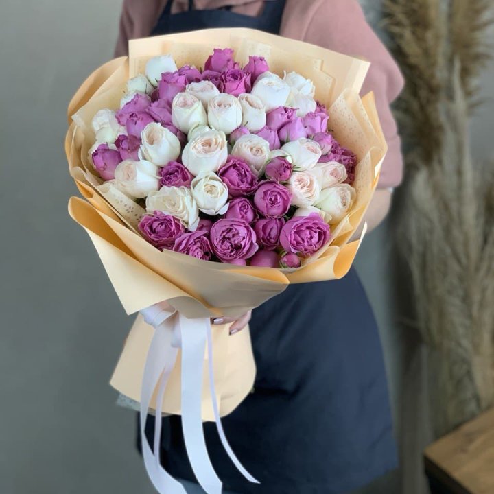 Букет кустовых роз Джулиана в Иркутске