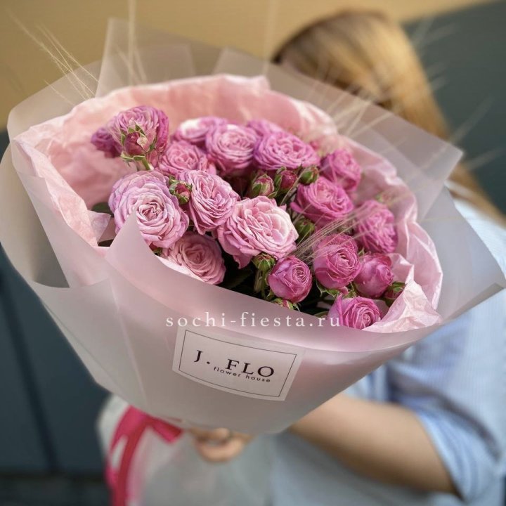 Пионовидные розы Мадам Бомбастик Pink в Иркутске