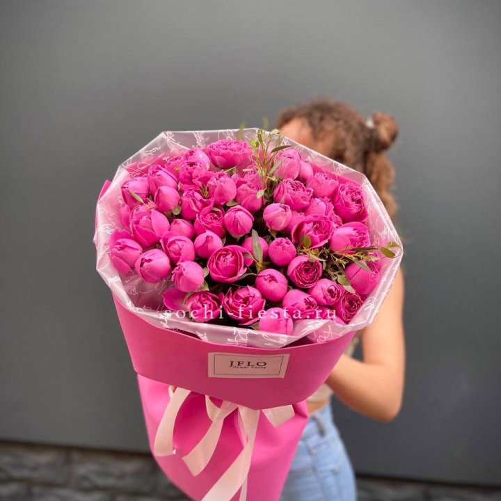 Кустовые розы букет Мисти Баблс в Иркутске