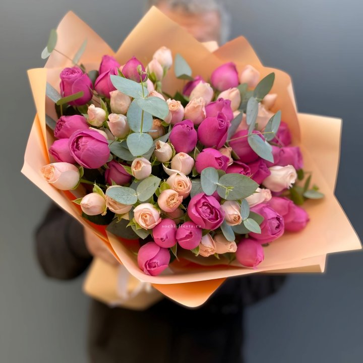 Букет кустовых роз Тендернес в Иркутске