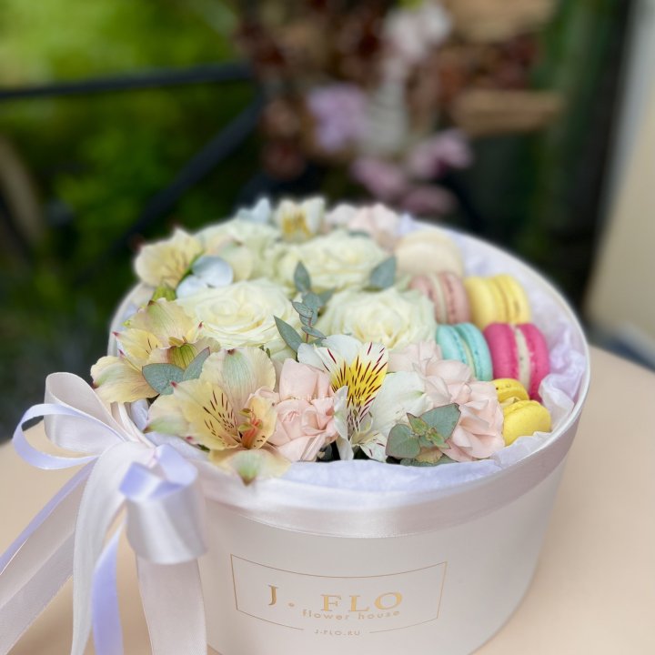 Цветочный бокс "Ника" в Иркутске