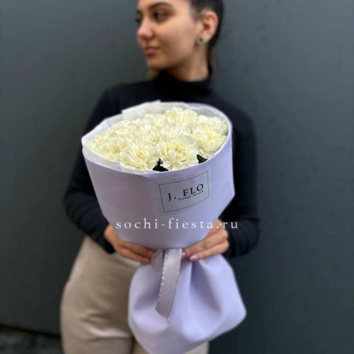 Букет белых диантусов в Иркутске