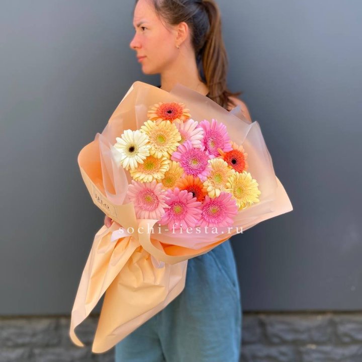 Букет разноцветных гербер в Иркутске