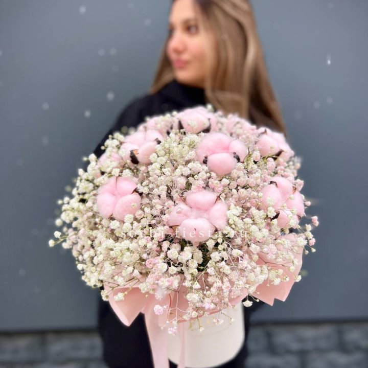 Гипсофилы с хлопком в шляпной коробке в Иркутске