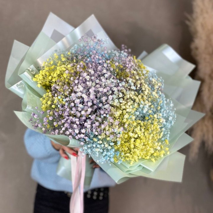 Букет радужных гипсофил в Иркутске