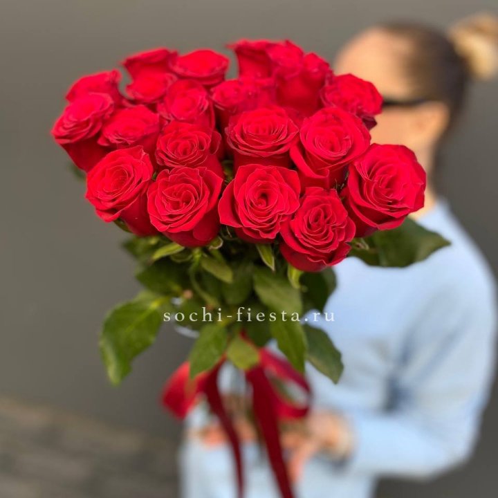 19 красных роз в Иркутске