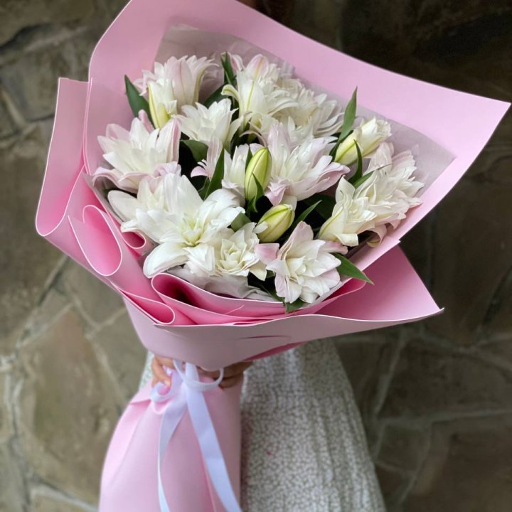 Букет пионовидных лилий №1 в Иркутске