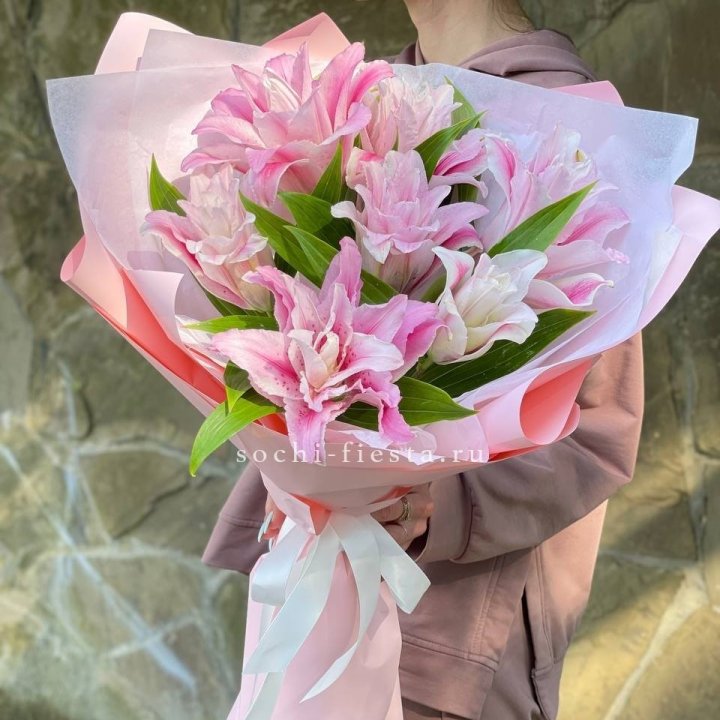 Букет пионовидных лилий №2 в Иркутске