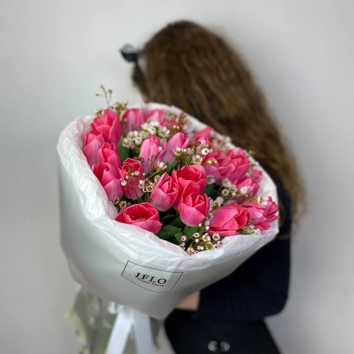 Дуо тюльпаны с хамелациумом в Иркутске