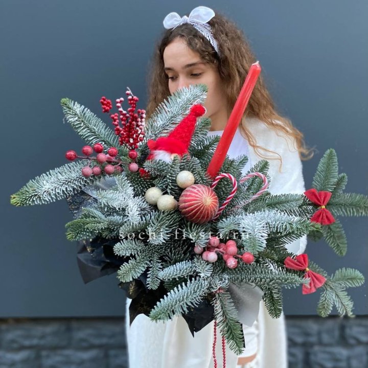 Композиция в бокале красная в Иркутске